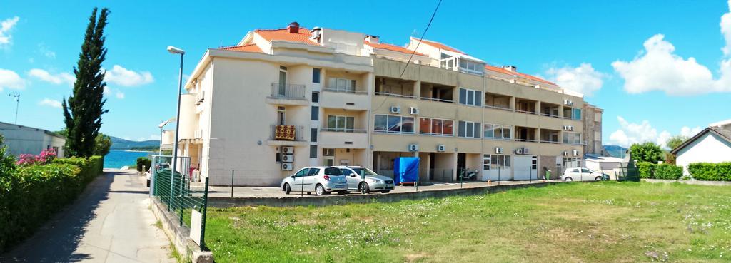 Beach Apartment Sveti Filip I Jakov - Turanj Bagian luar foto
