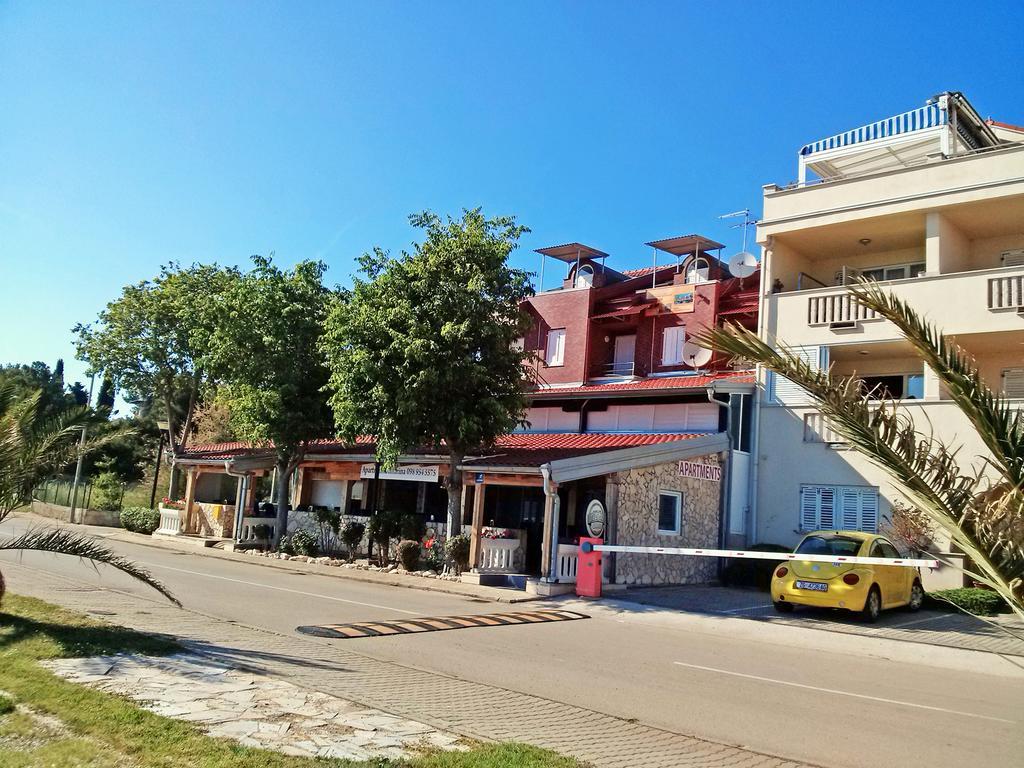 Beach Apartment Sveti Filip I Jakov - Turanj Bagian luar foto