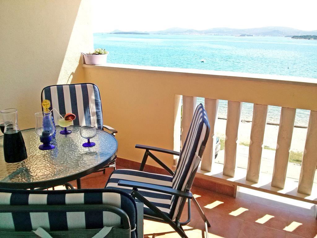 Beach Apartment Sveti Filip I Jakov - Turanj Bagian luar foto