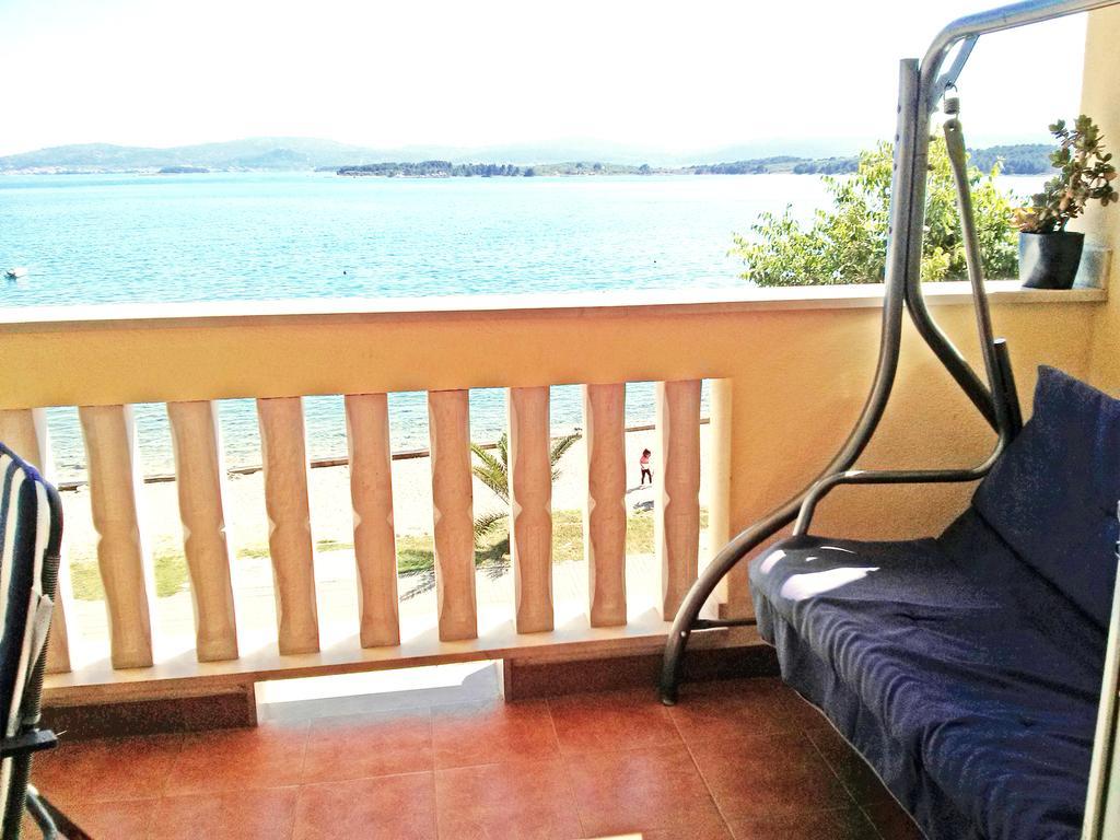 Beach Apartment Sveti Filip I Jakov - Turanj Bagian luar foto