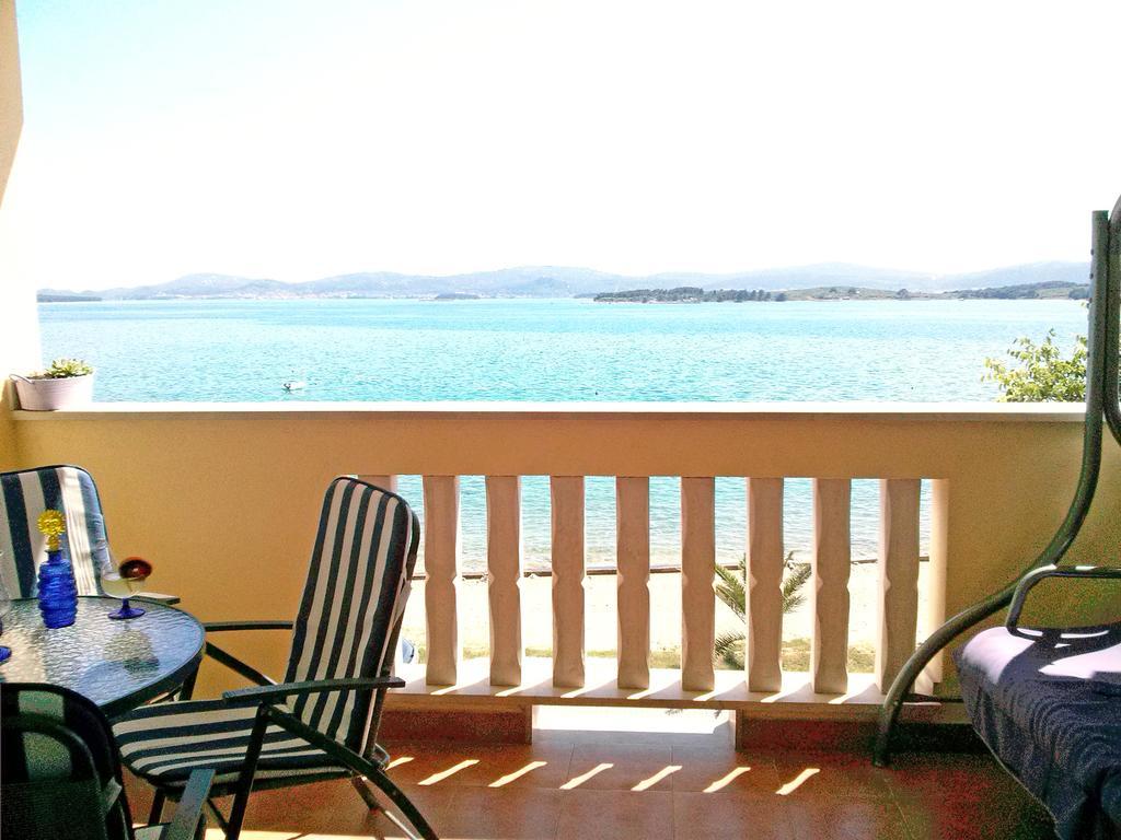 Beach Apartment Sveti Filip I Jakov - Turanj Bagian luar foto