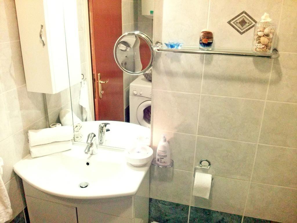 Beach Apartment Sveti Filip I Jakov - Turanj Bagian luar foto